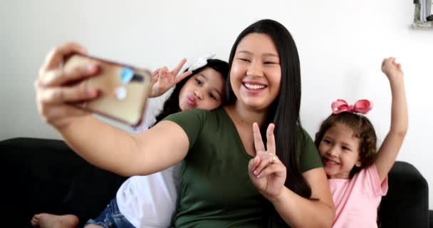 Mother Children Taking Selfie Together Asian Mom Mixed Race Kid — Vídeos de Stock
