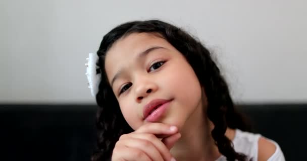 Thoughtful Little Girl Child Thinking Pensive Kid — Stock video