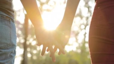 Separating hands, disjoining splitting hands