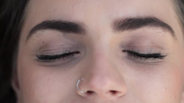 Close Pretty Macro Eyes Teen Girl Opening Eyes — Vídeos de Stock