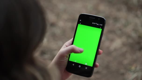 Person Holding Cellphone Green Screen Woman Looking Smartphone Green Screen — 图库视频影像