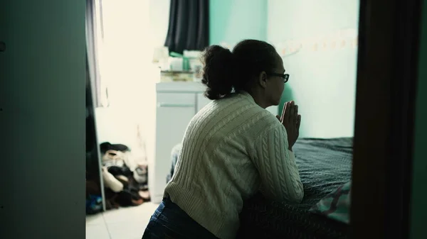 One Hispanic Older Woman Praying Bedside Religious Elder Person Faith —  Fotos de Stock