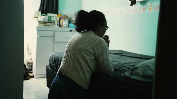 One Hispanic Older Woman Praying Bedside Religious Elder Person Faith — Foto Stock
