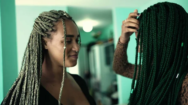 Two Young Black Latina Women Showing Braided Hair Hispanic Girls — Zdjęcie stockowe