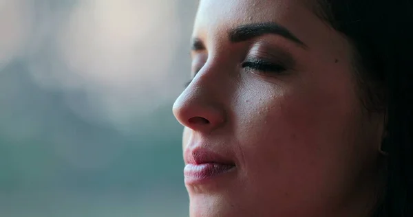 Hispanic Latina Beautiful Young Woman Closing Eyes Taking Deep Breath — Stockfoto