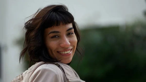 Young Woman Wearing Jacket Smiling Camera South American Latin Girl — ストック写真