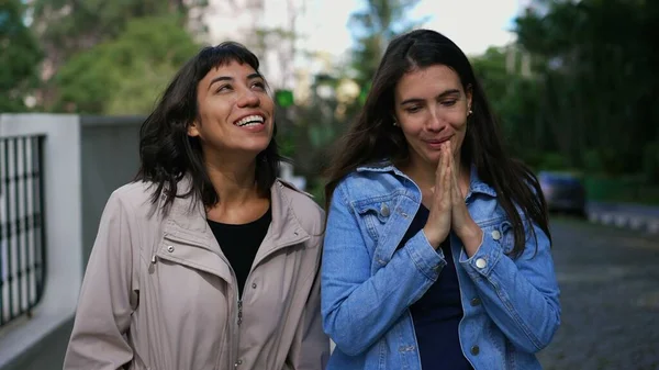 Two Happy Young Women Girlfriends Walking Laughing Smiling Together Street — Stock Fotó