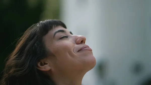 Faithful South American Woman Closing Eyes Meditation Looking Sky Spiritual — Foto Stock