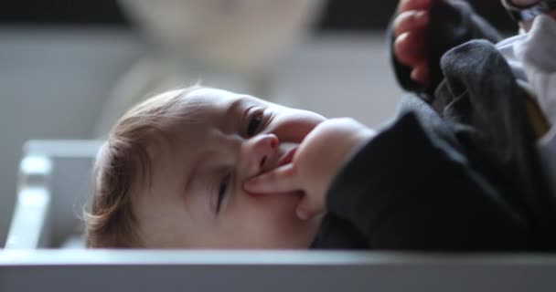 Mother Changing Baby Infant Diaper — Stock videók