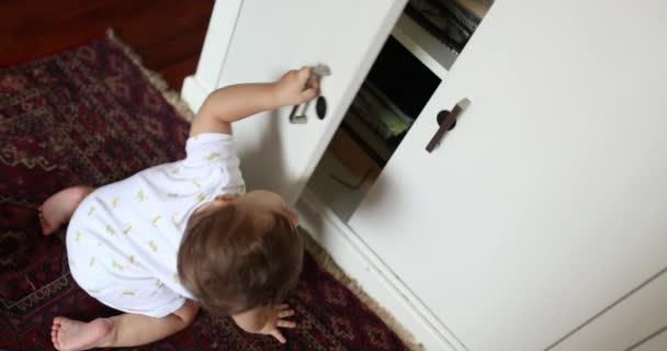 Baby Toddler Opening Drawer Cabinet — Stockvideo