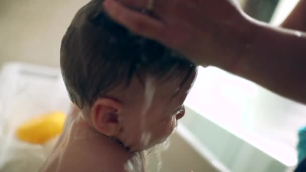 Washing Baby Toddler Bathtub Cleaning Bathing Infant — Vídeos de Stock