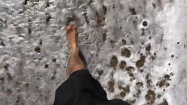 Person Beine Strand Pov — Stockvideo