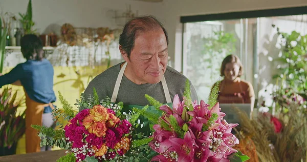 Asian American Business Entrepreneur Owner Flower Shop Standing Holding Two — Fotografia de Stock