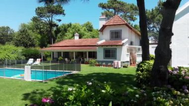 Family house with swimming pool