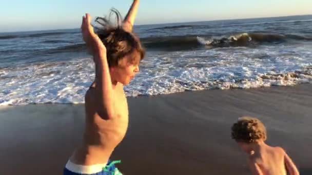 Bambino Che Corre Spiaggia — Video Stock