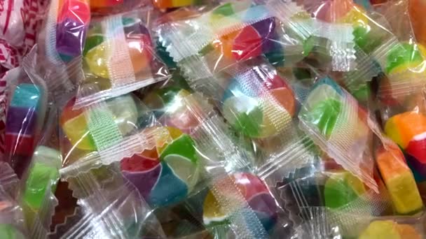 Süßigkeiten Verpacktem Plastik — Stockvideo