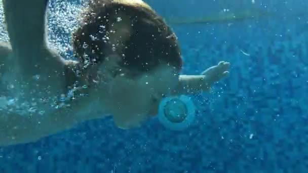 Child Boy Diving Swimming Pool Summer Vacations — Video