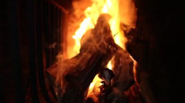BBQ FIre burning in 120fps
