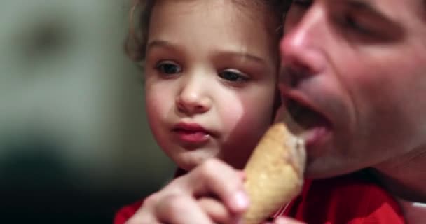 Father Eating Child Ice Cream — Video