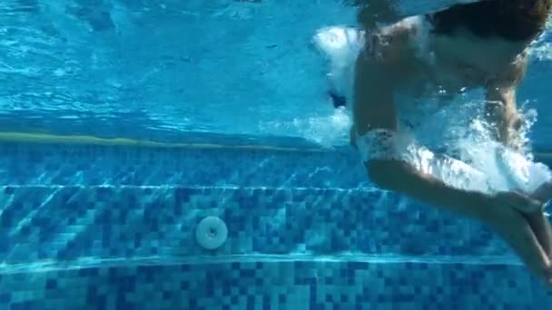 Child Diving Underwater Swimming Pool — Wideo stockowe