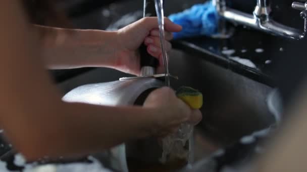Closeup Hands Washing Dishes — Vídeo de Stock