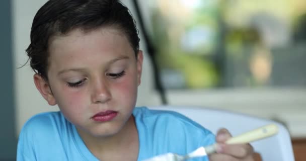 Child Eating Pasta Lunch Dinner — 图库视频影像