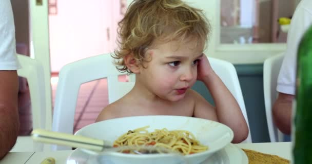 Restless Kid Lunch Table Getting Pasta Spaghetti Plate — Vídeos de Stock