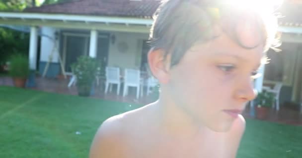 Child Backyard Garden Lens Flare — Vídeo de stock