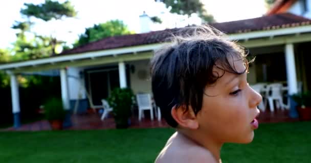 Child Boy Backyard Home Lens Flare Walking — Vídeo de stock