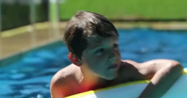 Kid Having Fun Swimming Pool — Stock Video