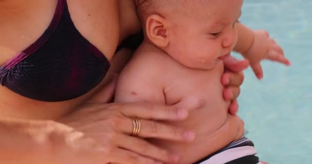 Mother Applying Sunscreen Baby — Vídeo de stock