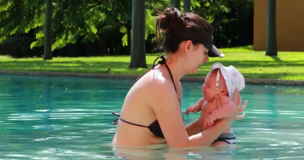 Mother Infant Crying Newborn Swimming Pool — Vídeo de Stock