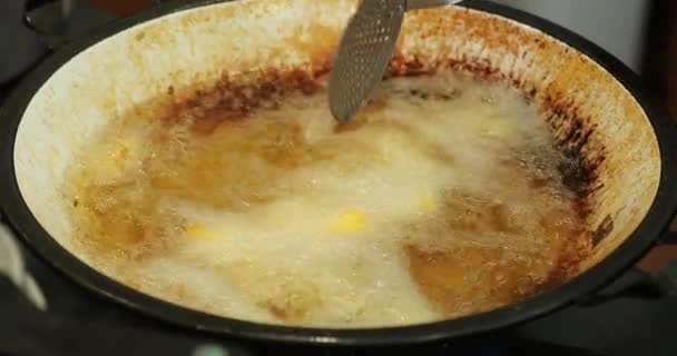 Cooking Traditional Polenta Frita Large Frying Pan Oil — Stok video