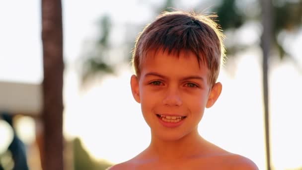 Artistic Silhouette Child Smiling Camera Portrait — Stockvideo