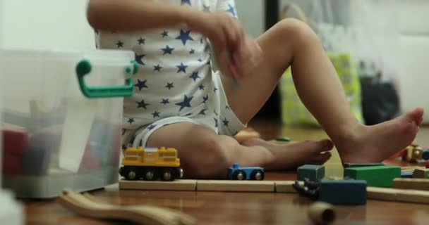 Child Playing Toys Room Alone — Vídeo de Stock