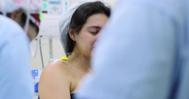 Szczera Kobieta Ciąży Szpitalu Odczuwająca Ból Cierpienie — Wideo stockowe
