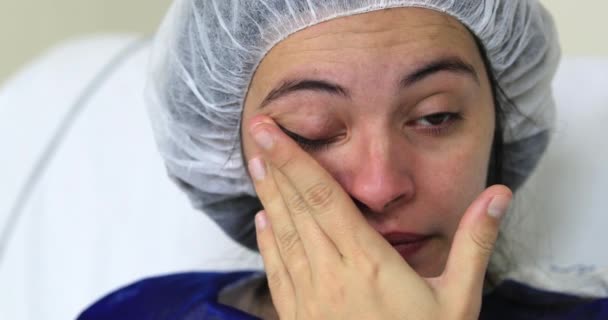 Young Woman Hospital Suffering Wiping Tears Pain — Vídeo de Stock