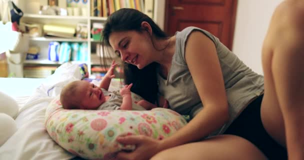 Mother Newborn Baby Interaction Night Bed Candid Casual Real Life — Video Stock