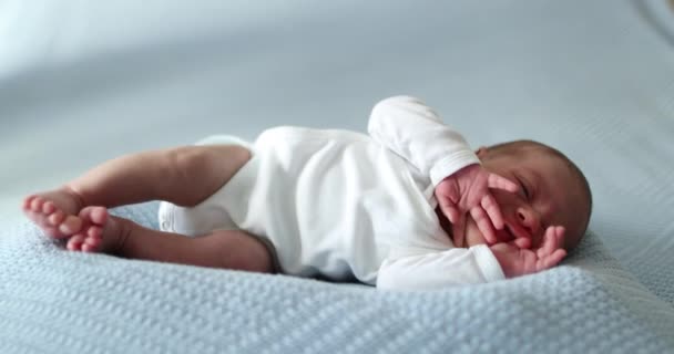 Newborn Baby Waking Stretching Body — Stok Video