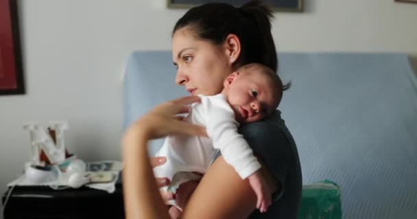 Mother Tapping Newborn Baby Back Help Hiccups — Stok video