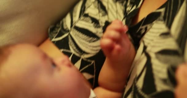 Candid Moment Mom Newborn Baby Evening Mother Smiling Infant — Vídeo de Stock