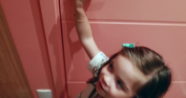 Small Girl Child Opening Front Door Hand Holding Door Knob — Stock Video