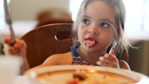Little Girl Child Lunch Table — Stockvideo