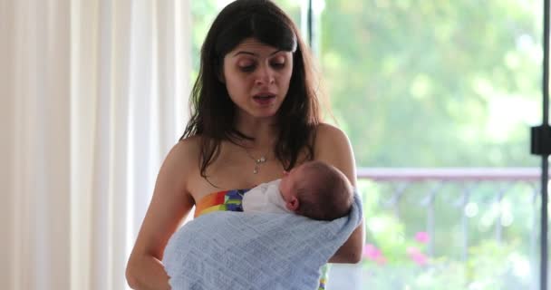 Mother Singing Newborn Baby Infant Sleep — Vídeo de stock