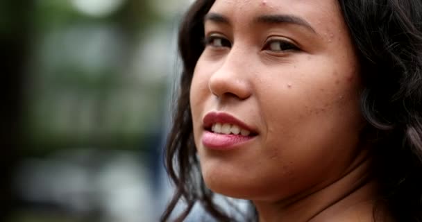 Latina Girl Smiling Park Tracking Shot Hispanic Young Woman Standing — Stockvideo