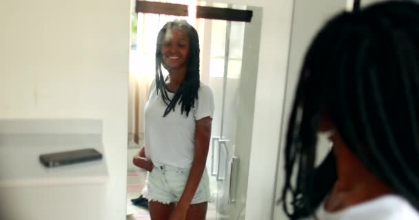 Teen African Girl Checking Herself Front Mirror Black Young Woman — Video