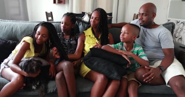 Casual African Family Sitting Home Living Room Black Parents Children — Stockvideo