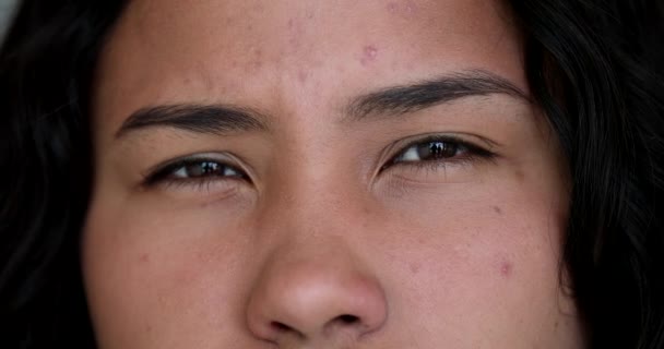 Doubtful Girl Eyes Looking Camera Squinting Suspicious Woman Macro Closeup — Vídeo de stock
