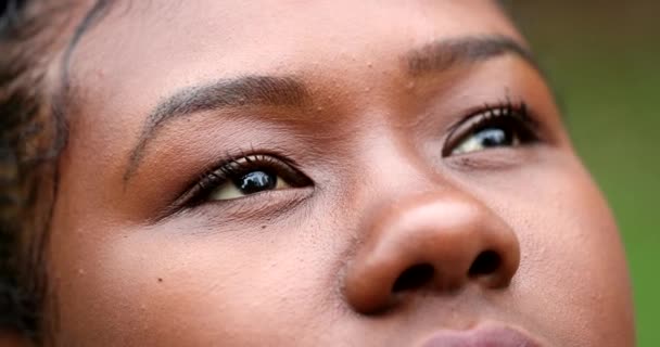 African Girl Closing Eyes Close Meditative Black Woman Eye Closed — ストック動画