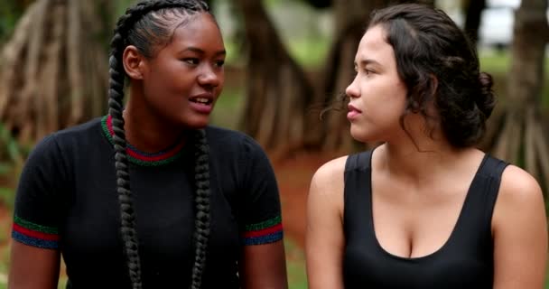 Casual Hispanic African Girl Friends Talking — Αρχείο Βίντεο